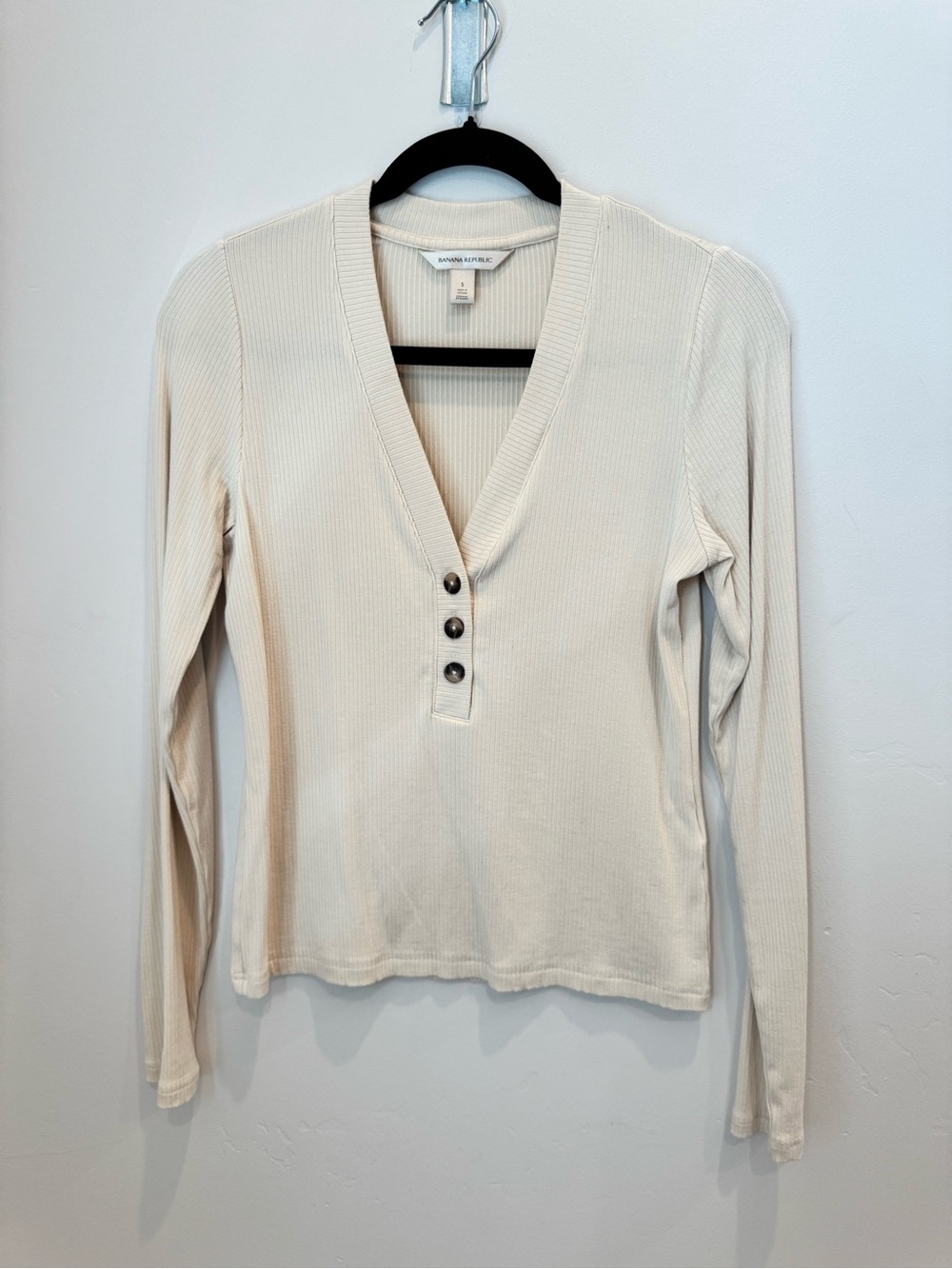 Banana Republic Ribbed Henley Long Sleeve Top in Cream
